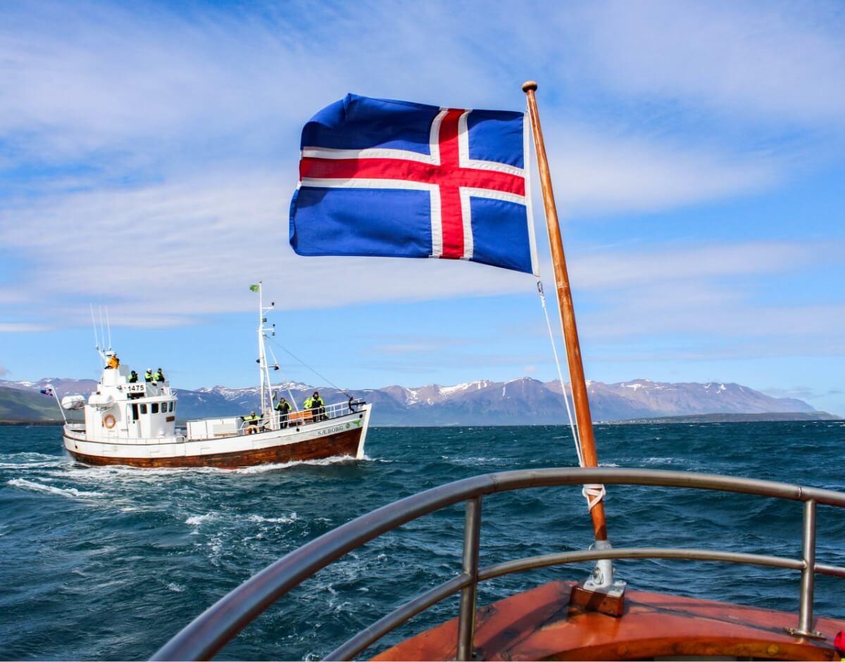 iceland-flag-boat