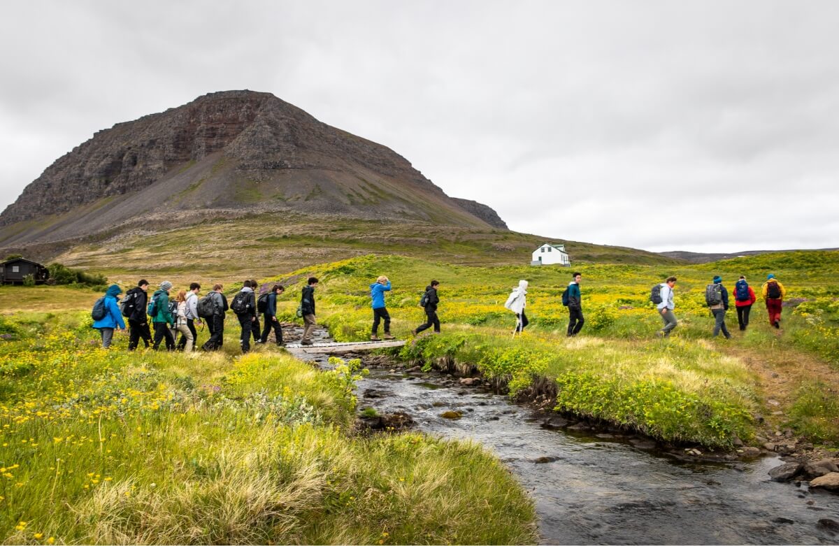student-group-hiking-iceland